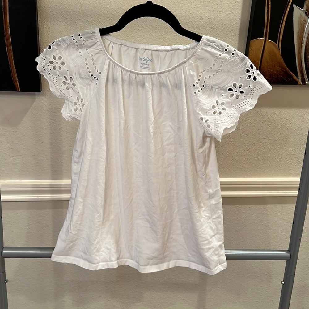 White ruffled sleeve flower shirt